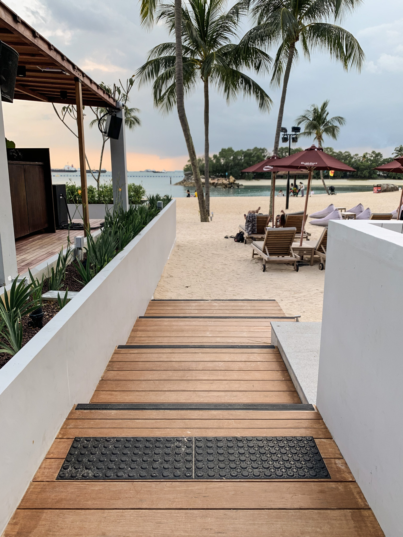 Onewood Timber Deck at Beachside